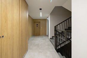 Bright Apartment Kraków by Renters
