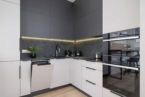 Bright Apartment Kraków by Renters