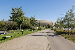 Bright Apartment Kraków by Renters