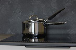 Bright Apartment Kraków by Renters