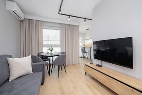 Bright Apartment Kraków by Renters