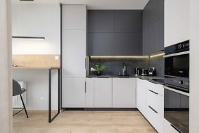 Bright Apartment Kraków by Renters