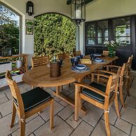 Charming Green and Blue Villa by Wonderful Italy