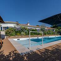 Charming Green and Blue Villa by Wonderful Italy