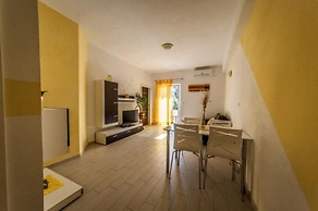 Mit - 100m to the sea - A3 Zuti