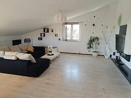 Mit - 100m to the sea - A5 b&w