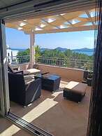 Mit - 100m to the sea - A5 b&w