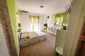 Mit - 100m to the sea - SA2 Zeleni