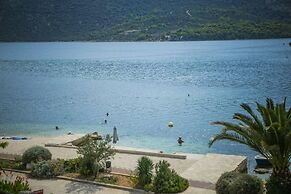 Arc - 5 M From Beach - A3 Red