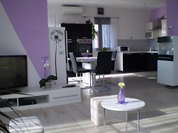 Mit - 100m to the sea - A4 Purple