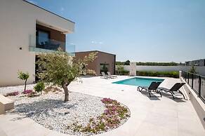 Vrsi Beautiful Apartments With Pool - A1