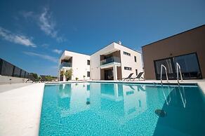 Vrsi Beautiful Apartments With Pool - A1