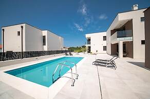 Vrsi Beautiful Apartments With Pool - A1