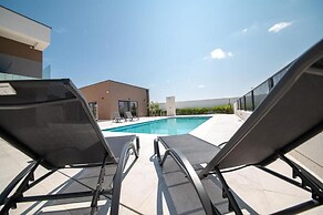 Vrsi Beautiful Apartments With Pool - A3