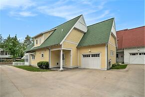 Family-Friendly 3BR Condo Grand Haven 27