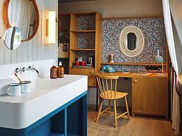 25hours Hotel Paper Island