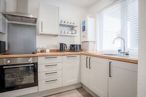 Luxurious Apartment Charlton Mews - 2 Bed - Tenby