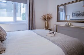 Luxurious Apartment Charlton Mews - 2 Bed - Tenby