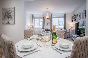 Luxurious Apartment Charlton Mews - 2 Bed - Tenby