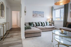 Luxurious Apartment Charlton Mews - 2 Bed - Tenby