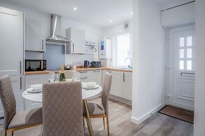 Luxurious Apartment Charlton Mews - 2 Bed - Tenby