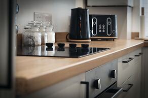 Luxurious Apartment Charlton Mews - 2 Bed - Tenby