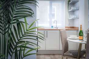 Luxurious Apartment Charlton Mews - 2 Bed - Tenby