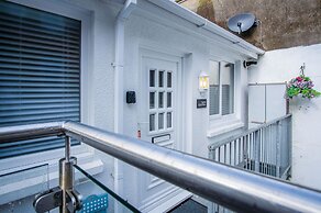 Luxurious Apartment Charlton Mews - 2 Bed - Tenby