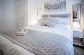 Luxurious Apartment Charlton Mews - 2 Bed - Tenby