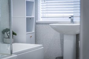 Luxurious Apartment Charlton Mews - 2 Bed - Tenby