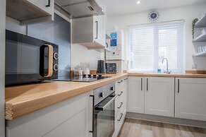 Luxurious Apartment Charlton Mews - 2 Bed - Tenby