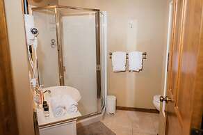 Waterfront 2BDR Condo in Grand Haven 110