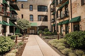 Waterfront 2BDR Condo in Grand Haven 110