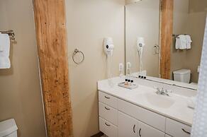 Waterfront 2BDR Condo in Grand Haven 110