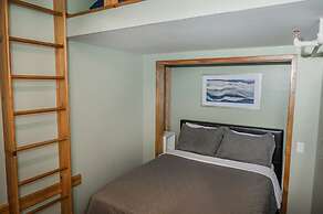 Waterfront 2BDR Condo in Grand Haven 110