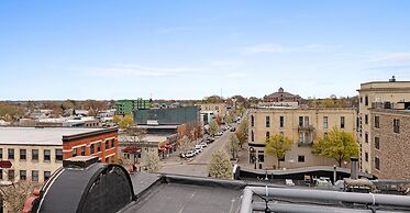 Luxurious 2BDR Loft-Condo Grand Haven 12