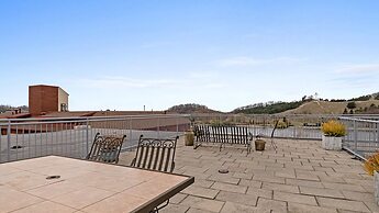 Luxurious 2BDR Loft-Condo Grand Haven 12