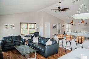 4BDR Blue Haven Cottage Grand Haven 150