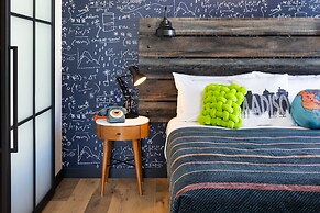 Moxy Madison Downtown