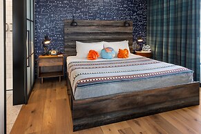 Moxy Madison Downtown