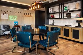 Moxy Madison Downtown