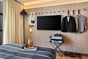 Moxy Madison Downtown