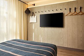 Moxy Madison Downtown