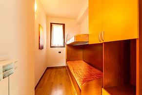 Willow Apartment With Lakeview by Wonderful Italy