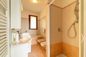 Willow Apartment With Lakeview by Wonderful Italy