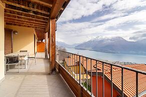 Willow Apartment With Lakeview by Wonderful Italy