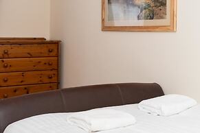 Brilliantly Located 2BD Flat Heart of Edinburgh!