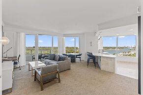 Luxury apt with Bay View at Miami Beach