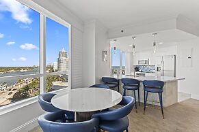 Luxury apt with Bay View at Miami Beach