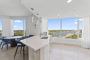 Luxury apt with Bay View at Miami Beach
